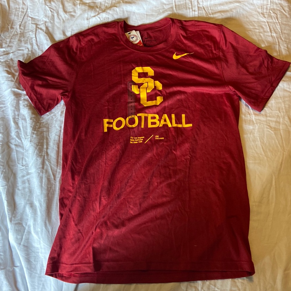 New With Tags Mens Dri-Fit Nike USC Football Shirt Size M